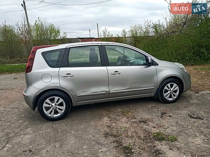 Хетчбек Nissan Note 2010 в Шептицькому