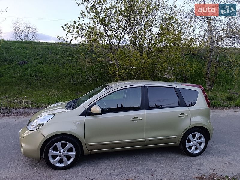 Хетчбек Nissan Note 2010 в Києві