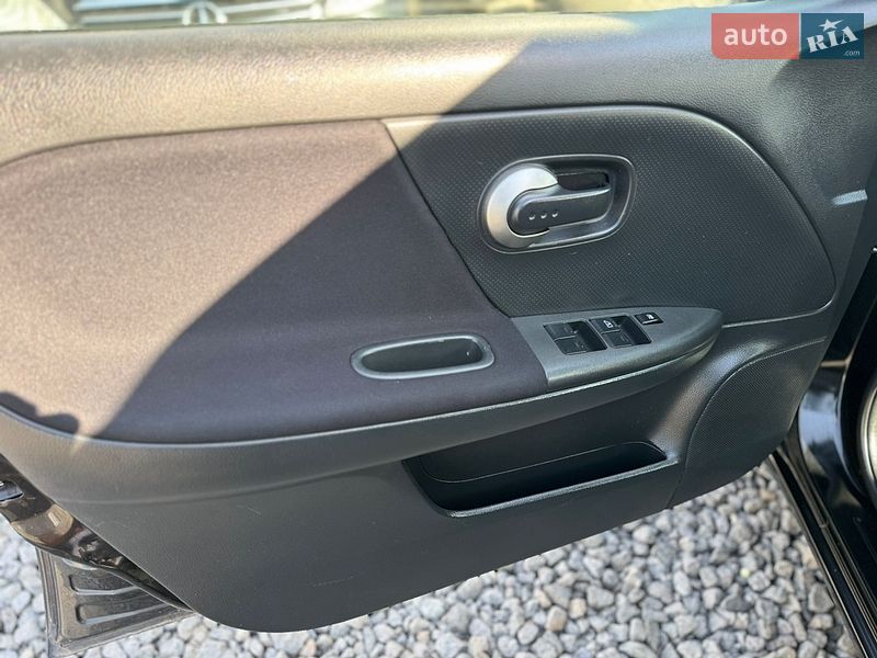 Хэтчбек Nissan Note 2009 в Хмельницком