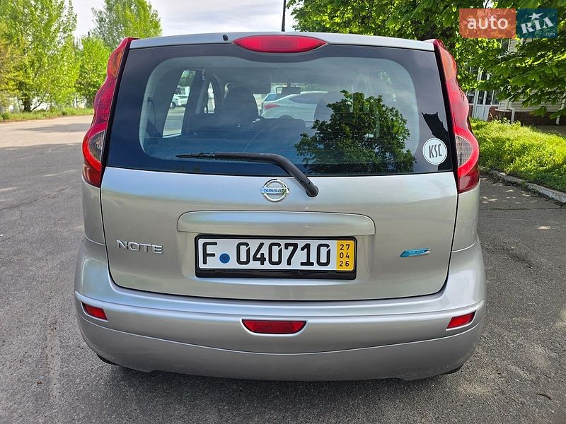 Хэтчбек Nissan Note 2011 в Киеве