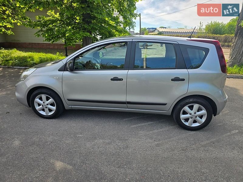 Хэтчбек Nissan Note 2011 в Киеве