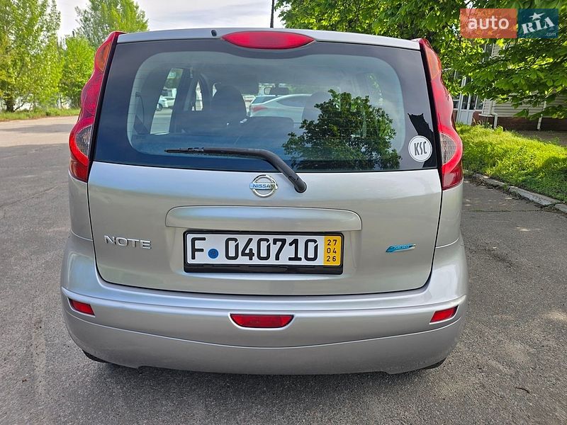 Хэтчбек Nissan Note 2011 в Киеве