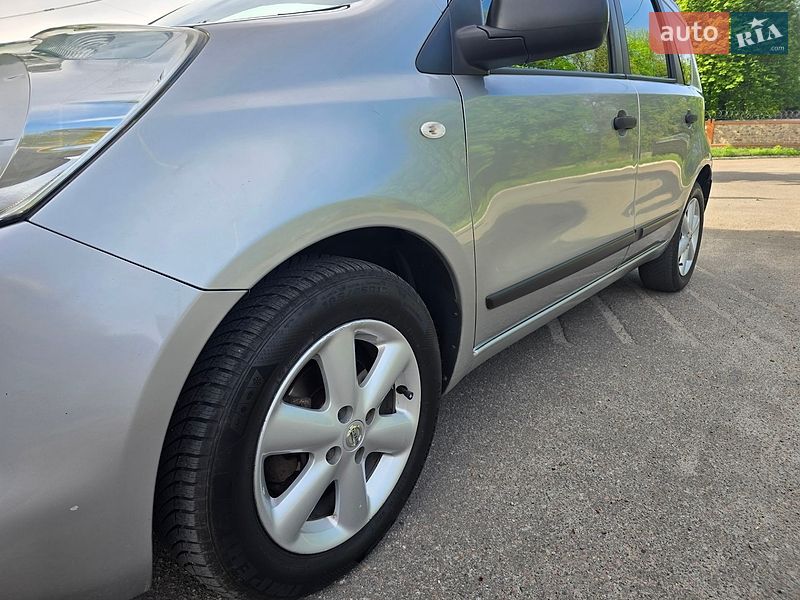 Хэтчбек Nissan Note 2011 в Киеве