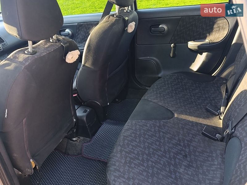 Хетчбек Nissan Note 2006 в Трускавці