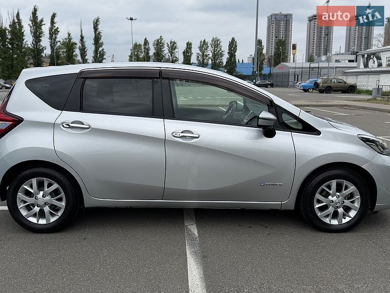 Хэтчбек Nissan Note 2016 в Киеве