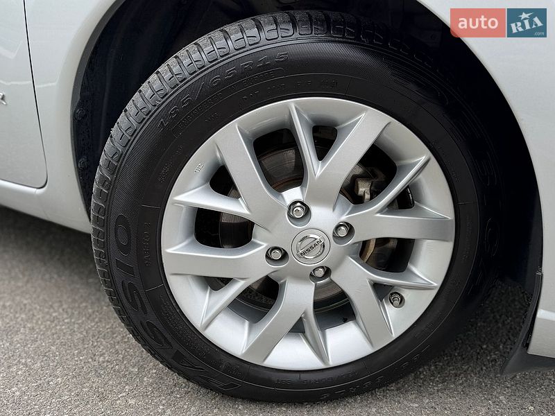 Хэтчбек Nissan Note 2016 в Киеве