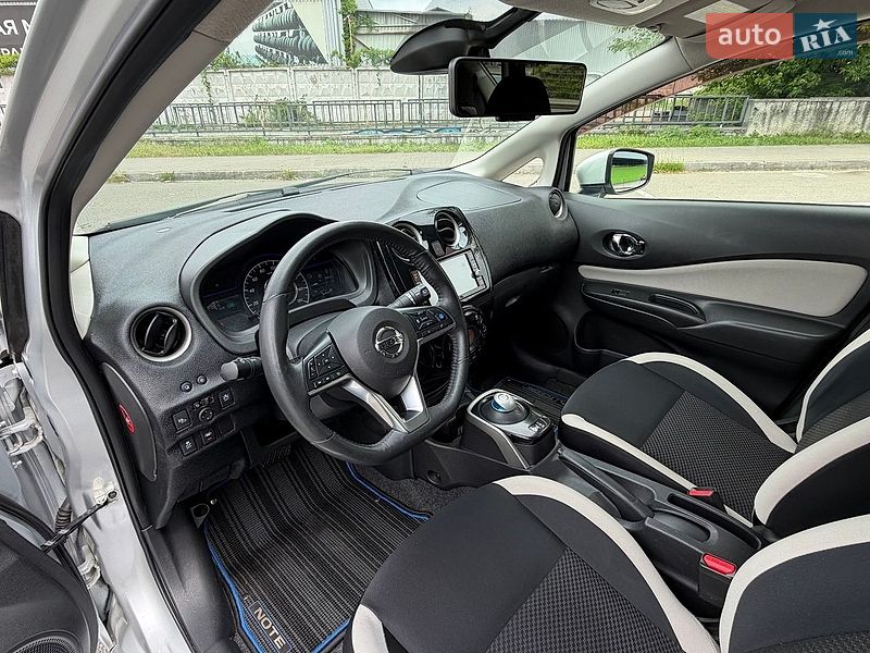 Хэтчбек Nissan Note 2016 в Киеве