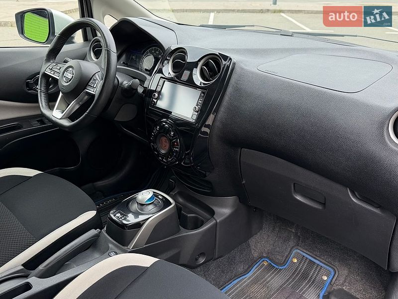 Хэтчбек Nissan Note 2016 в Киеве