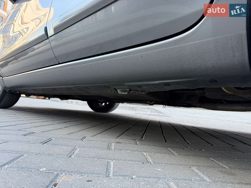 Хэтчбек Nissan Note 2011 в Виннице