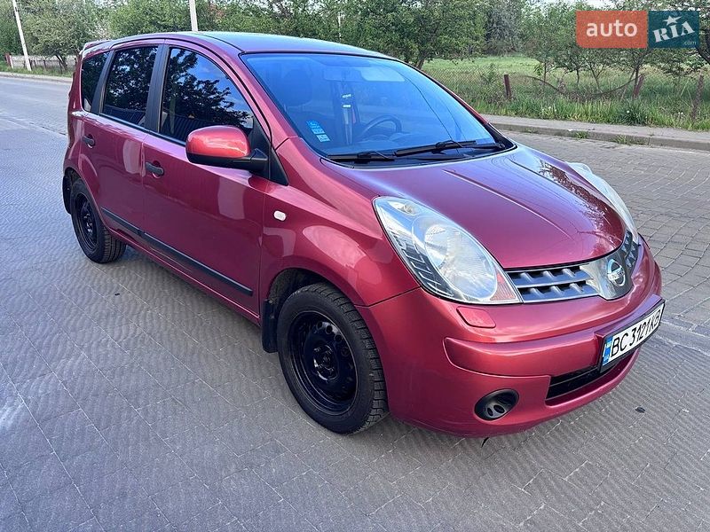 Хэтчбек Nissan Note 2008 в Львове