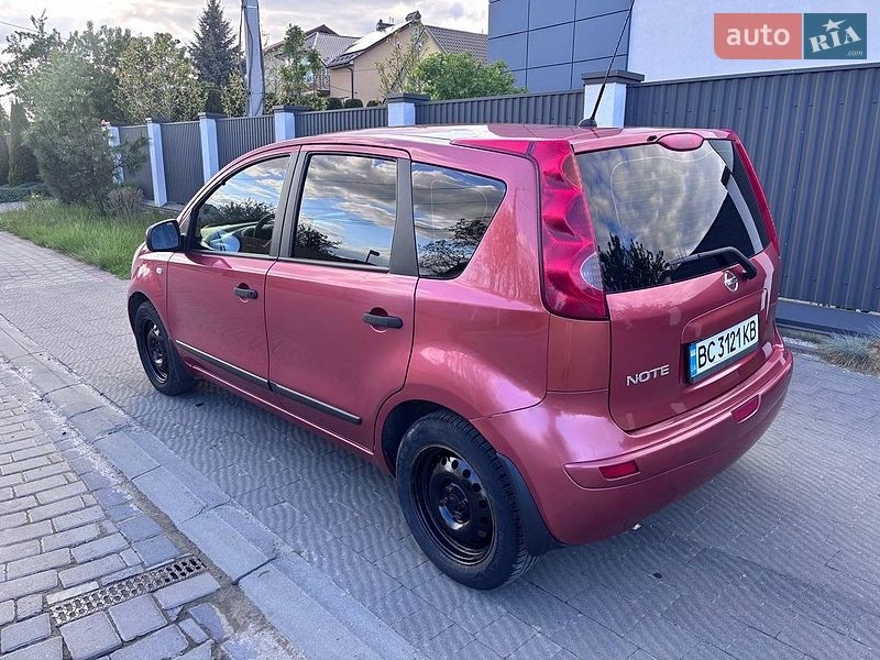 Хэтчбек Nissan Note 2008 в Львове