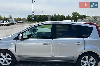 Хэтчбек Nissan Note 2009 в Владимире