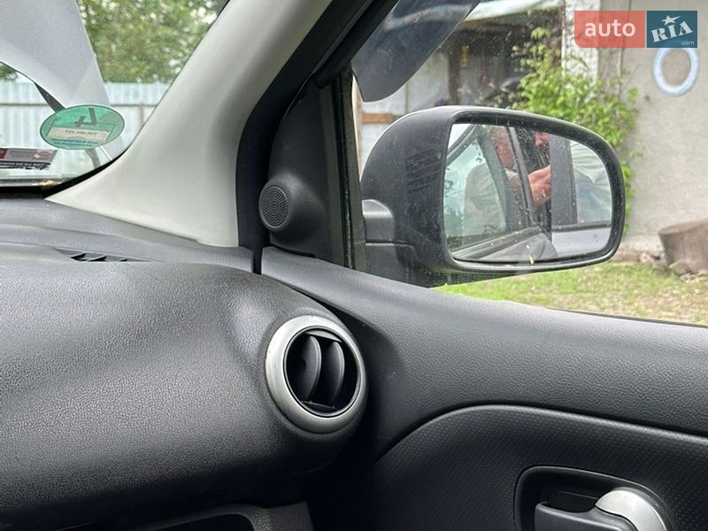 Хэтчбек Nissan Note 2010 в Хмельницком