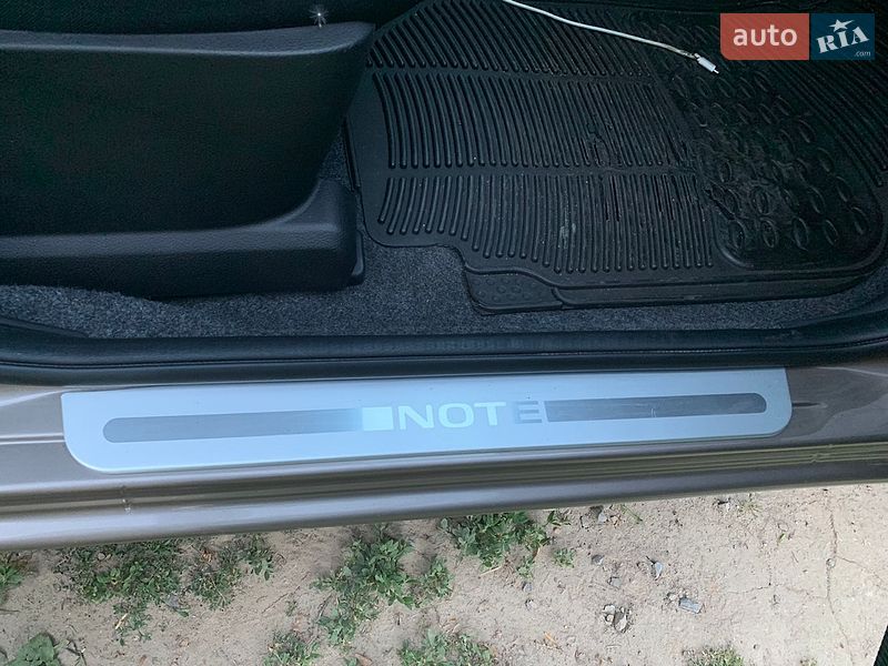 Хэтчбек Nissan Note 2012 в Перемышлянах