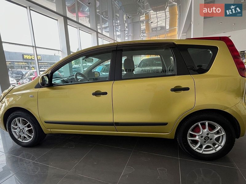 Хэтчбек Nissan Note 2006 в Львове