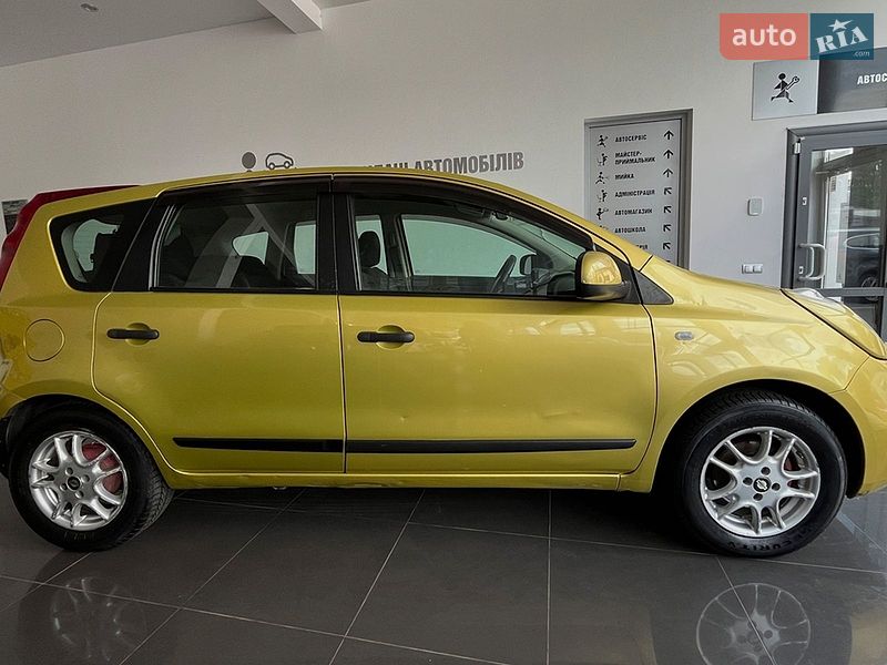 Хэтчбек Nissan Note 2006 в Львове