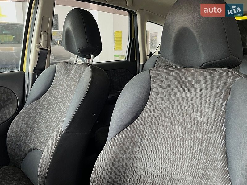 Хэтчбек Nissan Note 2006 в Львове