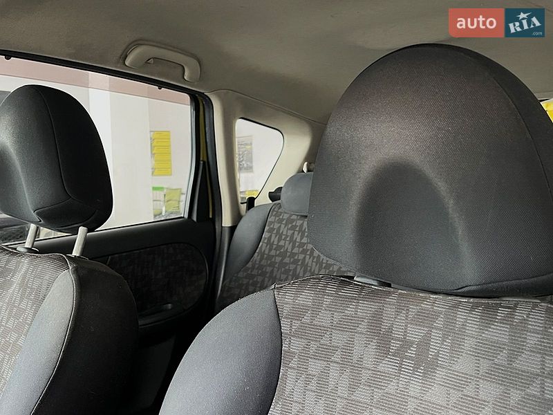 Хэтчбек Nissan Note 2006 в Львове