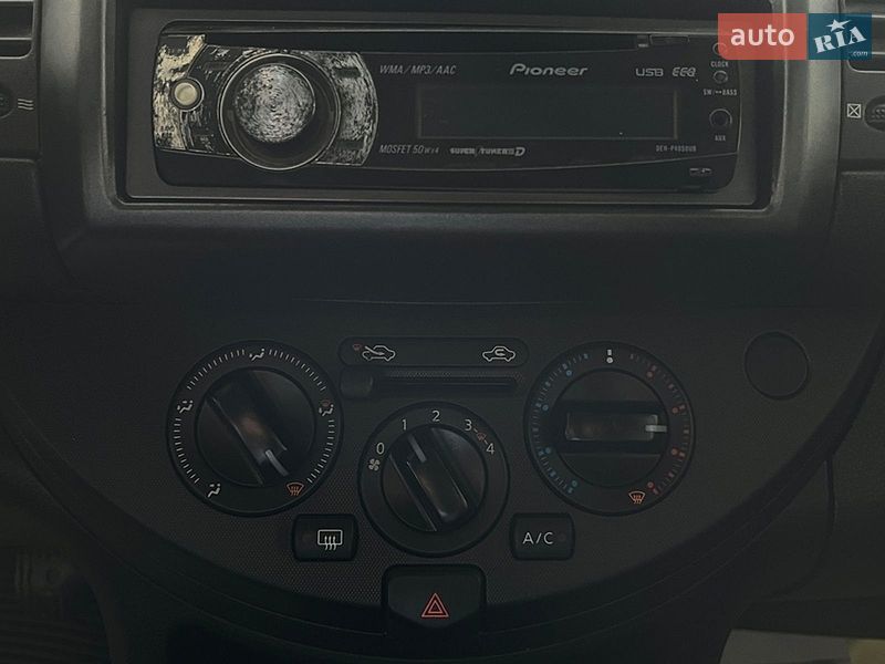 Хэтчбек Nissan Note 2006 в Львове