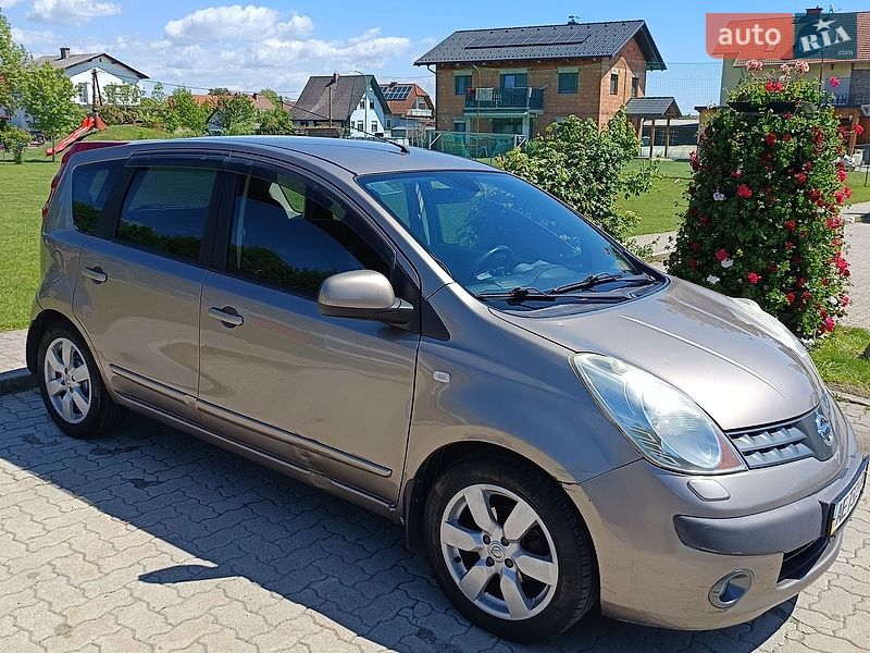 Хэтчбек Nissan Note 2006 в Киеве
