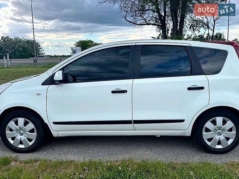 Хэтчбек Nissan Note 2012 в Киеве