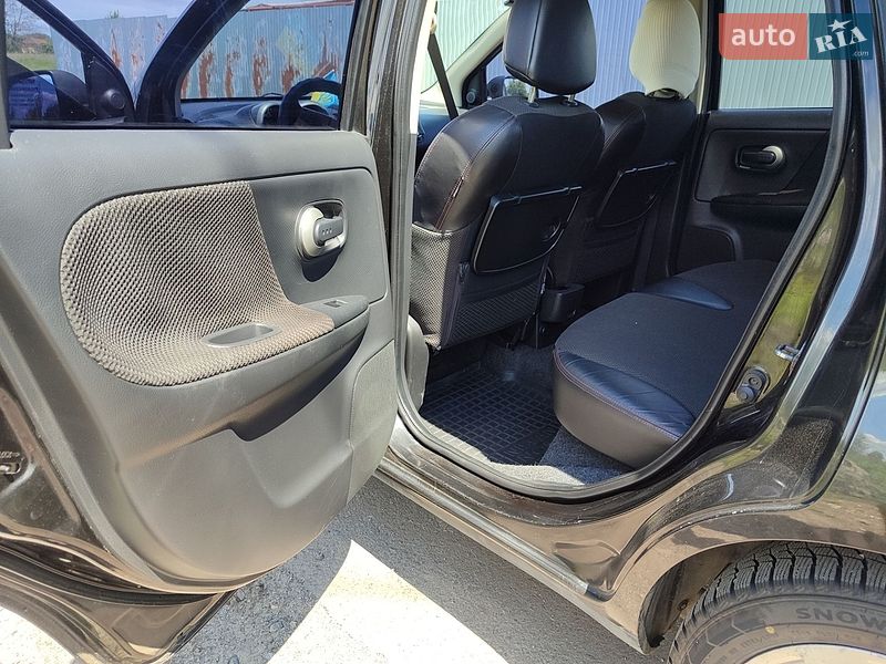 Хэтчбек Nissan Note 2007 в Золотоноше