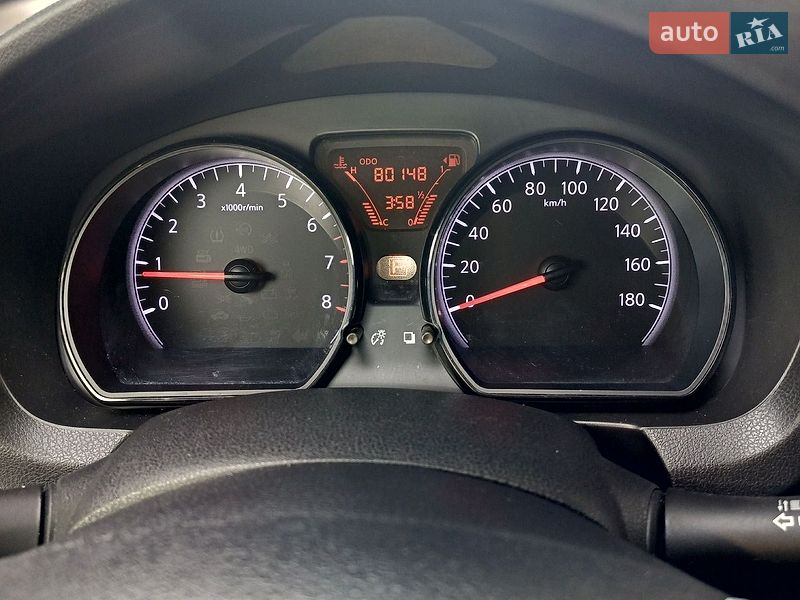 Хэтчбек Nissan Note 2015 в Малине