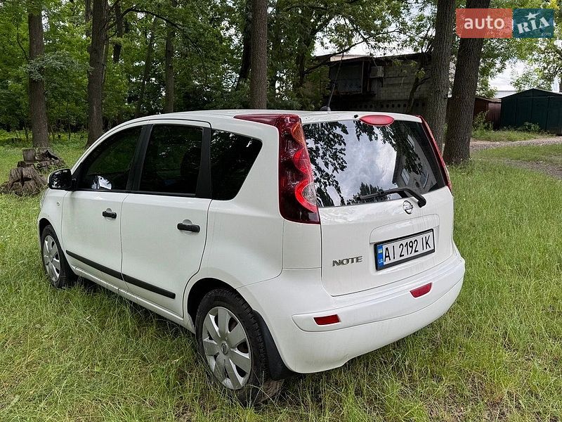 Хэтчбек Nissan Note 2012 в Киеве