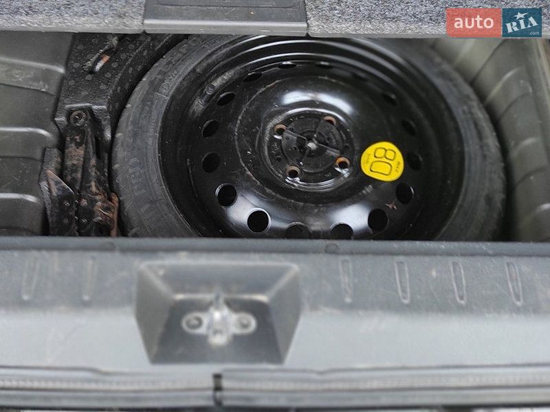 Хэтчбек Nissan Note 2008 в Житомире