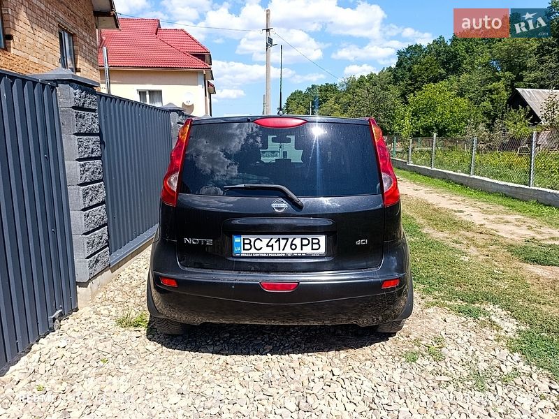 Хэтчбек Nissan Note 2008 в Сколе