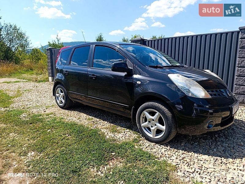 Хэтчбек Nissan Note 2008 в Сколе