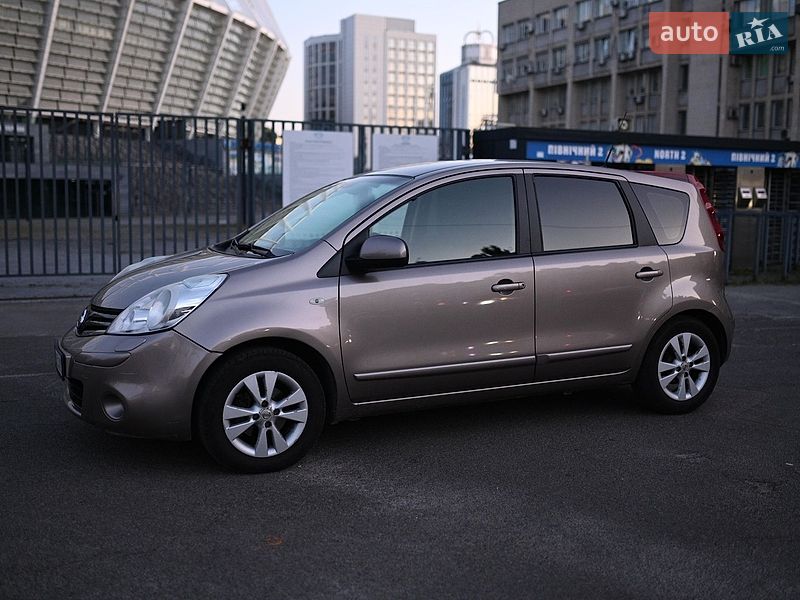 Хэтчбек Nissan Note 2010 в Киеве