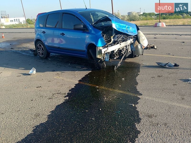 Хэтчбек Nissan Note 2006 в Херсоне