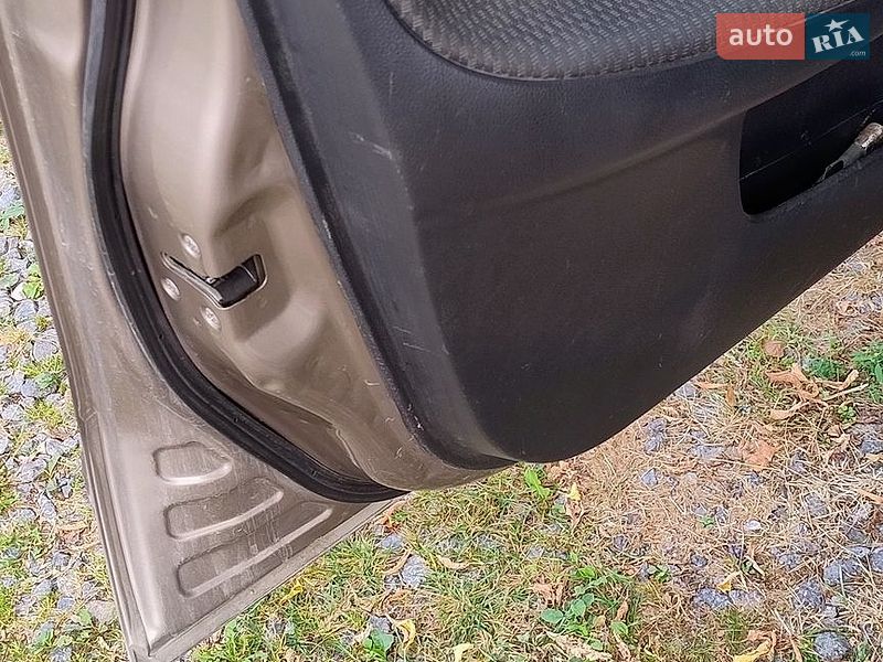 Хэтчбек Nissan Note 2008 в Шепетовке