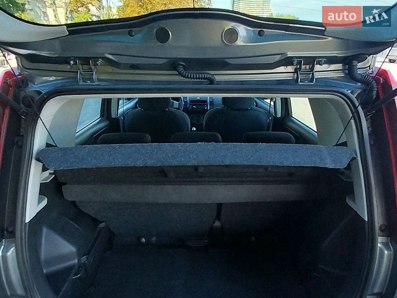 Хетчбек Nissan Note 2011 в Дніпрі