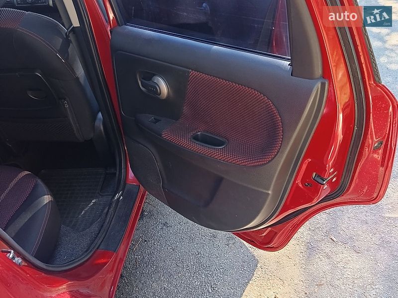 Хэтчбек Nissan Note 2007 в Киеве фото 12 Хэтчбек Nissan Note 2007 в Киеве