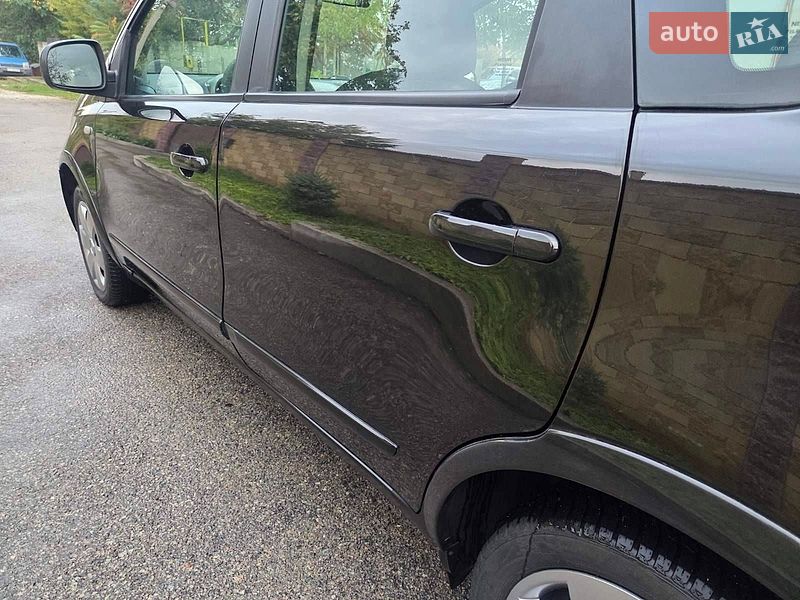 Хетчбек Nissan Note 2006 в Кам'янському