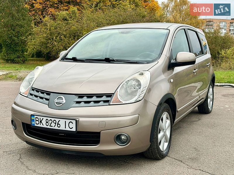 Хэтчбек Nissan Note 2008 в Ровно