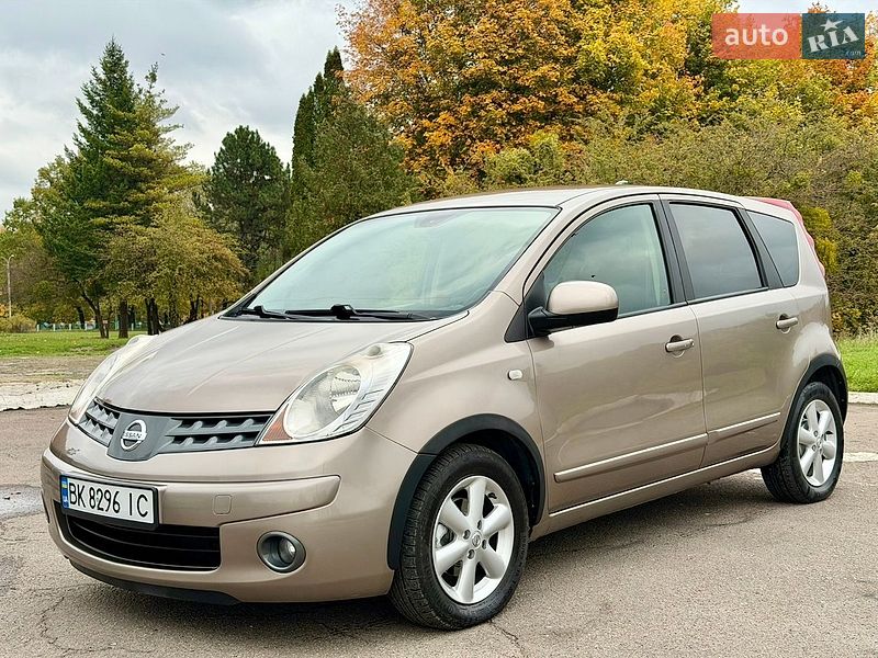 Хэтчбек Nissan Note 2008 в Ровно