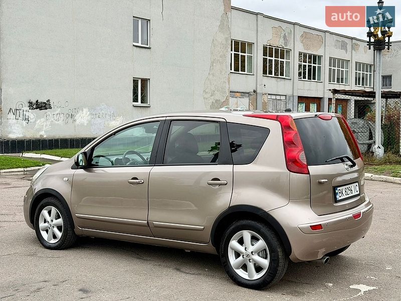 Хэтчбек Nissan Note 2008 в Ровно