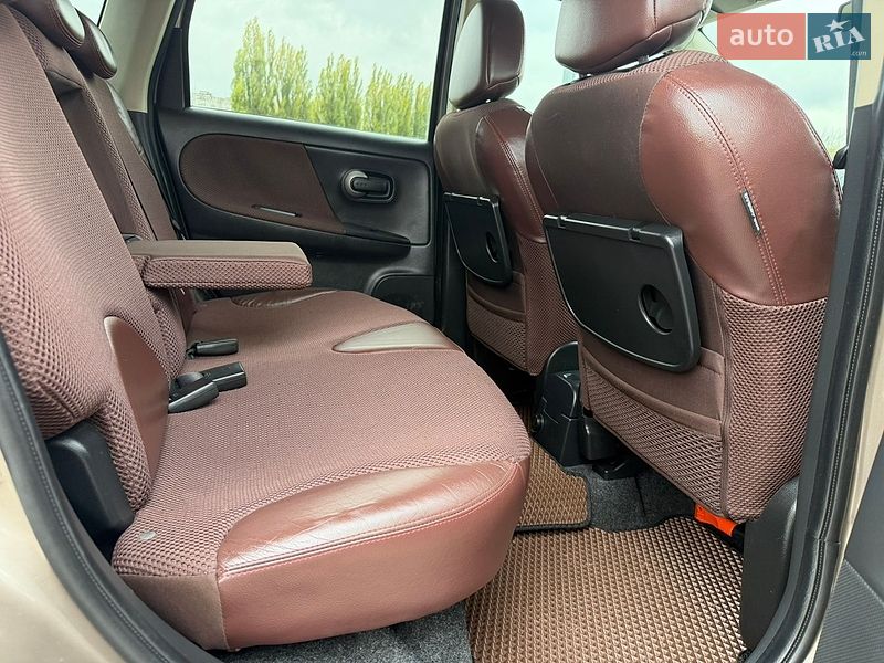 Хэтчбек Nissan Note 2008 в Ровно
