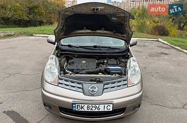 Хэтчбек Nissan Note 2008 в Ровно