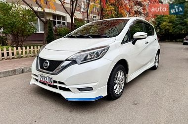Хэтчбек Nissan Note 2016 в Киеве