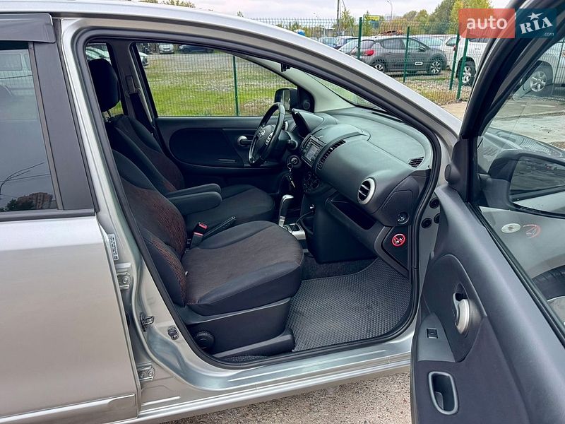 Хэтчбек Nissan Note 2010 в Киеве