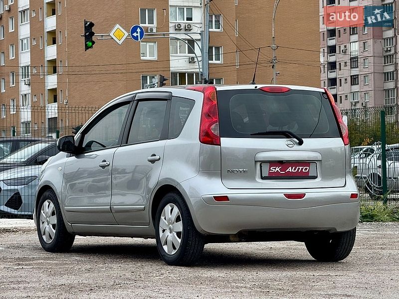 Хэтчбек Nissan Note 2010 в Киеве