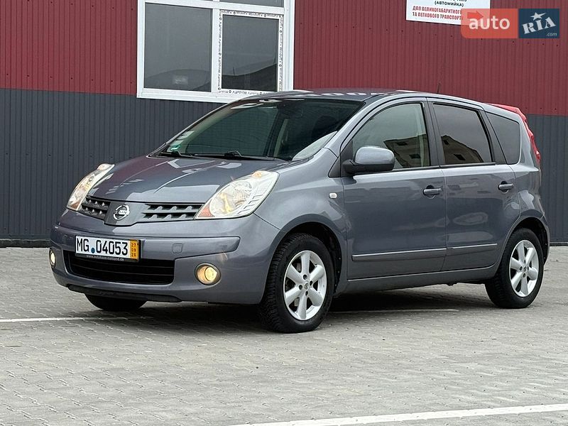 Хэтчбек Nissan Note 2007 в Дубно