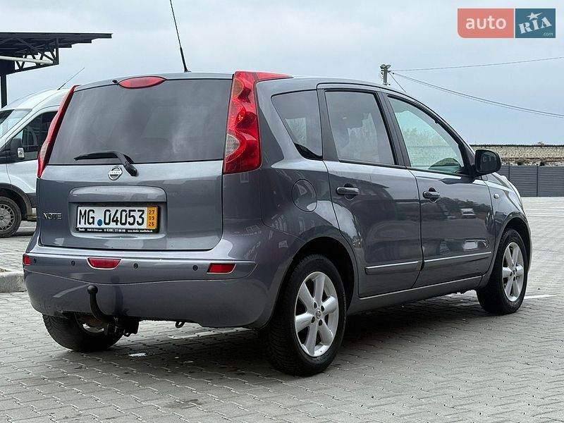 Хэтчбек Nissan Note 2007 в Дубно