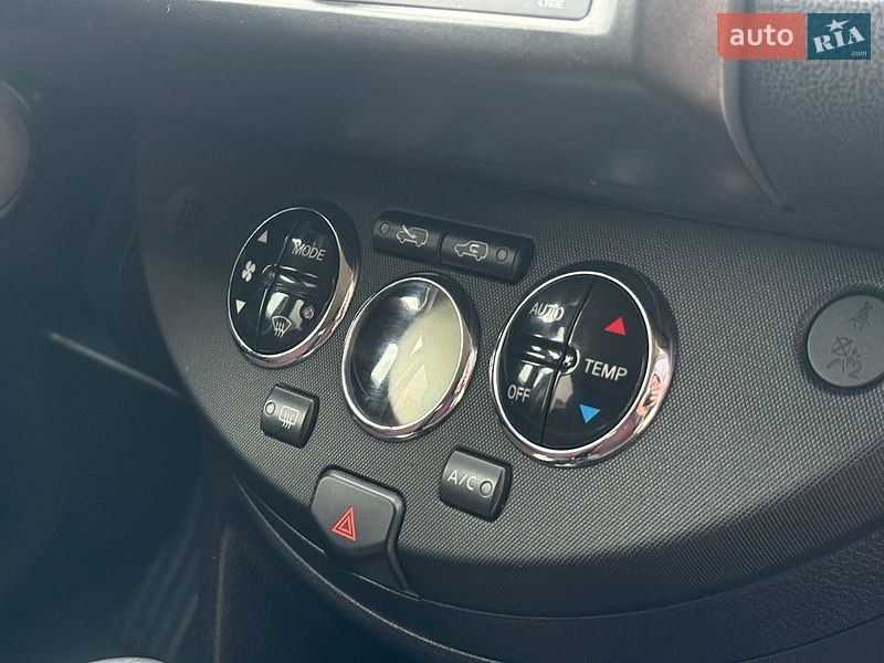 Хэтчбек Nissan Note 2007 в Дубно