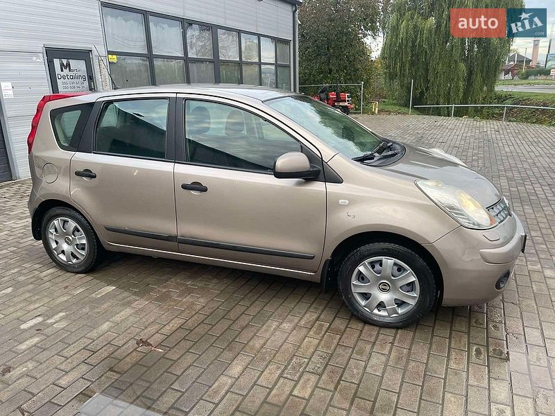 Хетчбек Nissan Note 2008 в Чернівцях