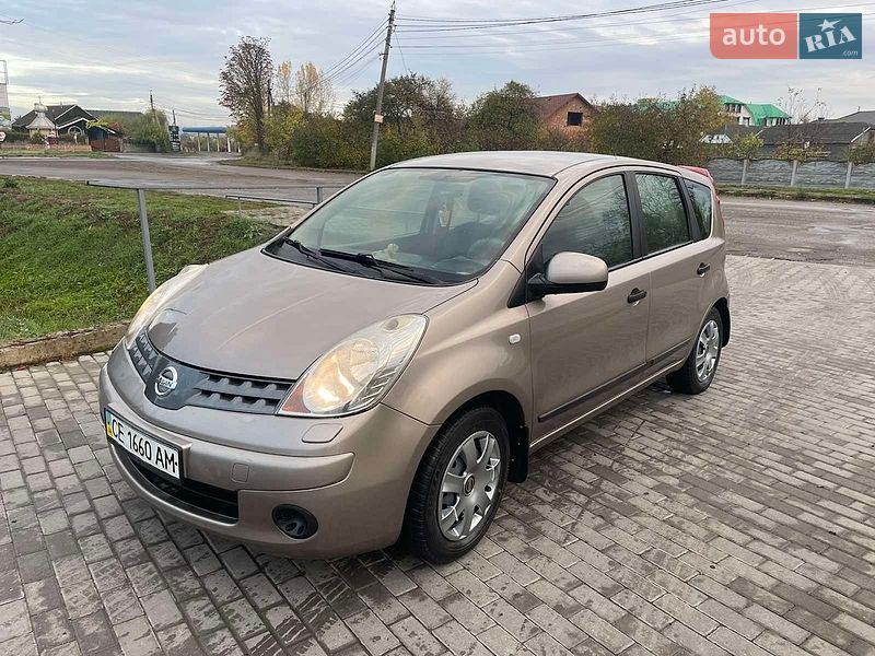 Хетчбек Nissan Note 2008 в Чернівцях